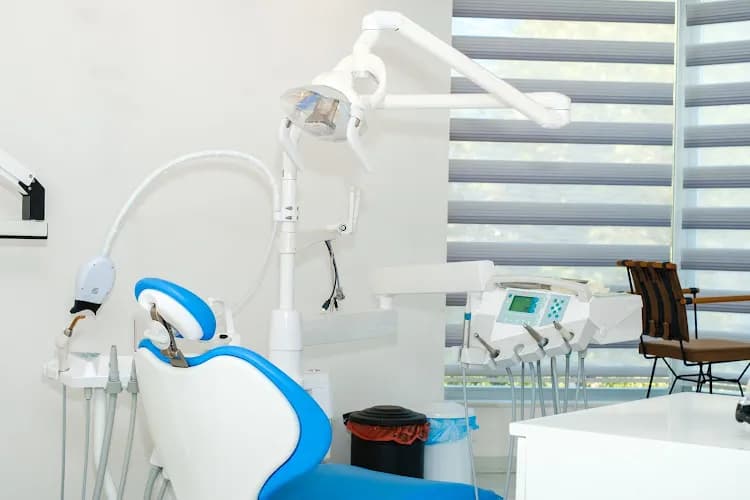 Güngör Gönlüm Diş Kliniği kapak