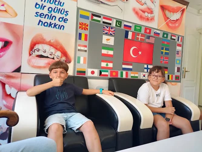 Diş Hekimi M. Kaan Aktoprak kapak