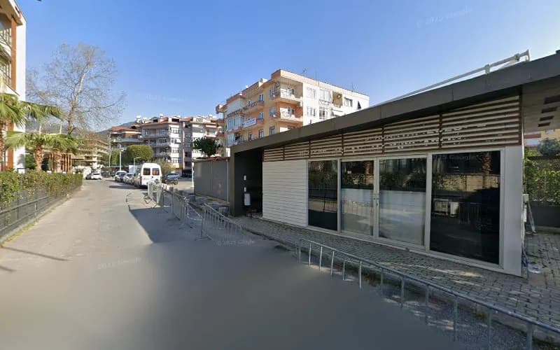 Fizyoterapist Erdem Balıktay kapak