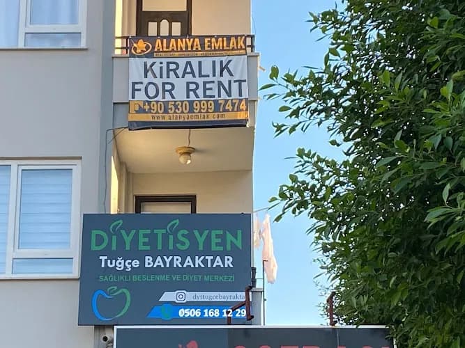 Diyetisyen Tuğçe Bayraktar kapak