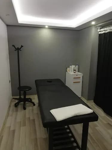 Han Massage Clinics kapak