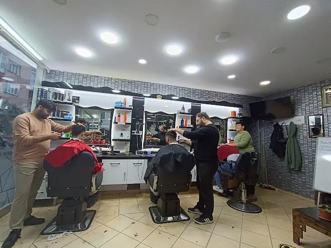 Mavi Deniz Erkek Kuaforu kapak