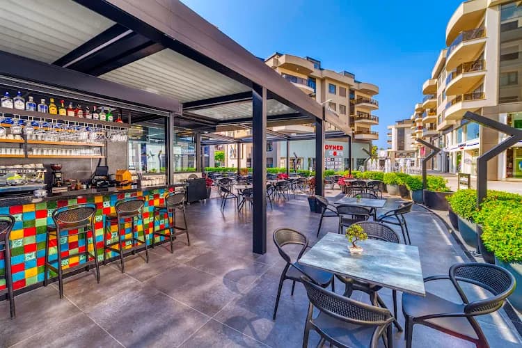 Center Kitchen & Bar kapak