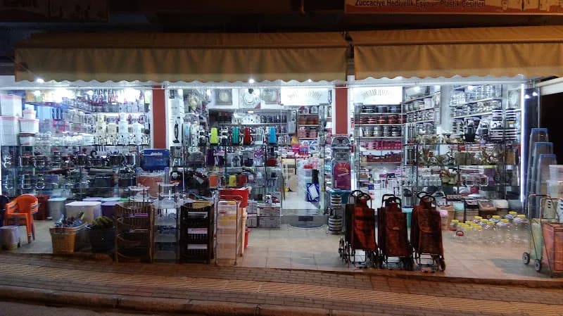 Dostlar Zuccaciye kapak