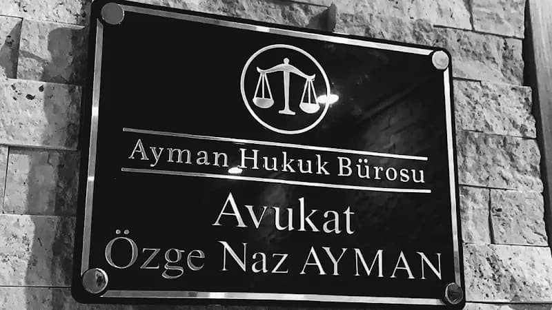 Avukat Özge Naz Ayman kapak
