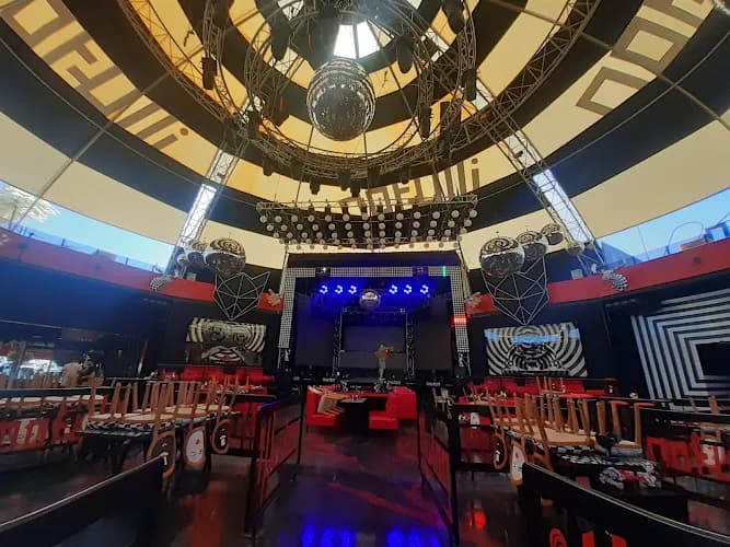 Illusion Event Hall kapak