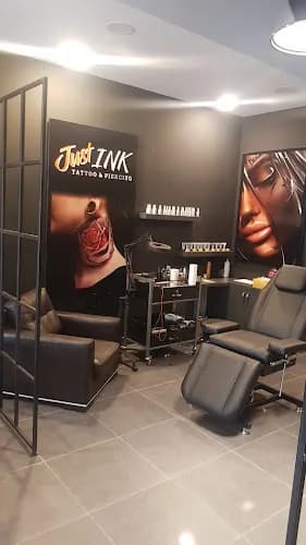 Just Ink Tattoo Studio kapak