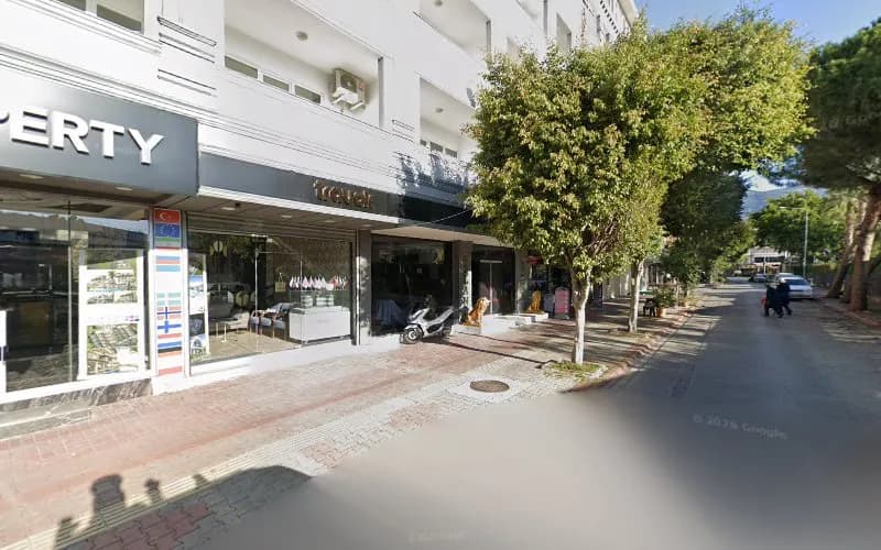 Cleopatra Ink Tattoo Beste Studio kapak