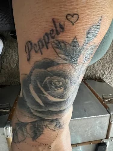 Holy Hands Tattoo kapak