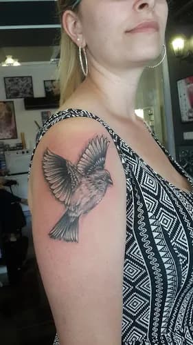 Custom Made Tattoo Gallery kapak