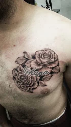 Thunderbolt Tattoo Stüdio kapak