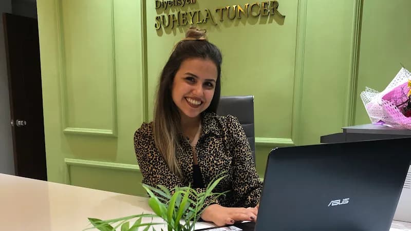 Diyetisyen Süheyla Tuncer kapak