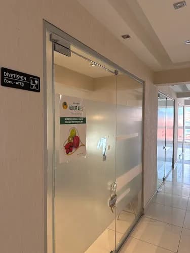 Diyetisyen Öznur Ateş kapak