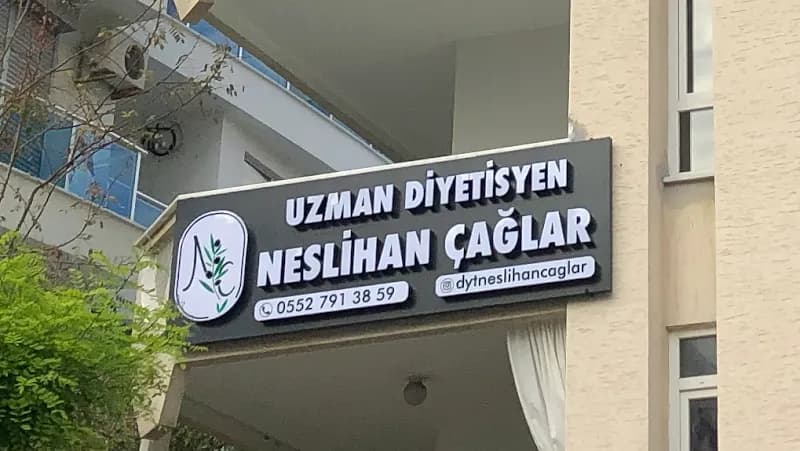 Uzman Diyetisyen Neslihan Çağlar kapak
