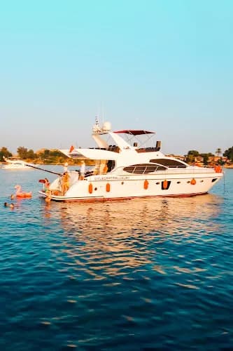 Cleopatra Luxury Yacht kapak