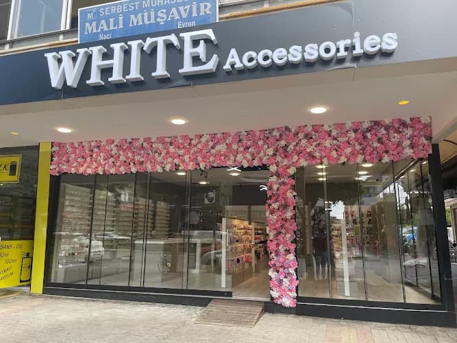 Whıte Accesorıes kapak